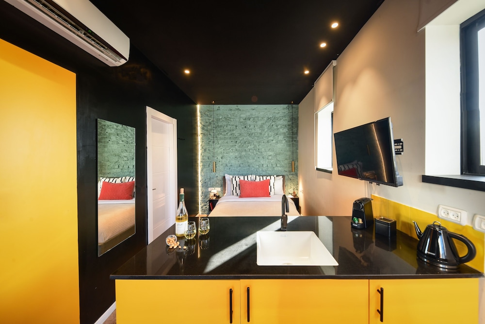 Suite with Terrace - Photo 8