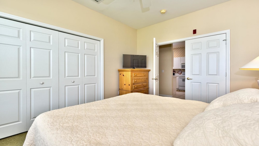 Deluxe Condo, 3 Bedrooms, Golf View, Lakeside