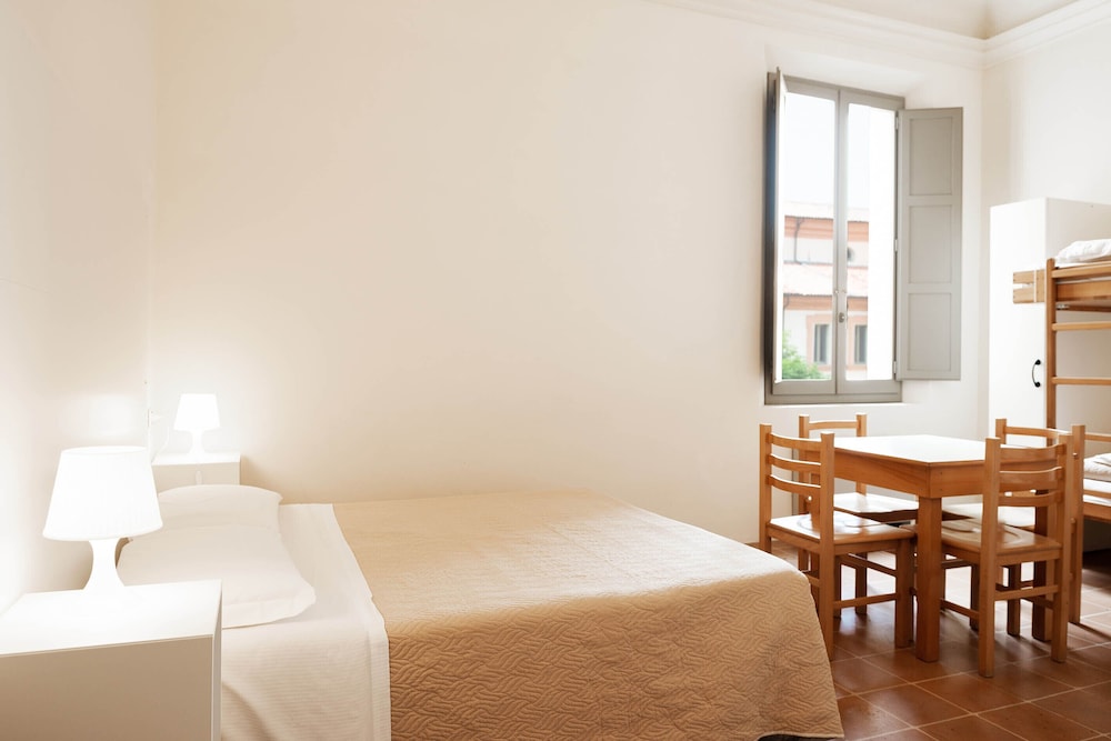 Family Room, 1 Bedroom, Ensuite, Courtyard View (up to 8 people) photo 3