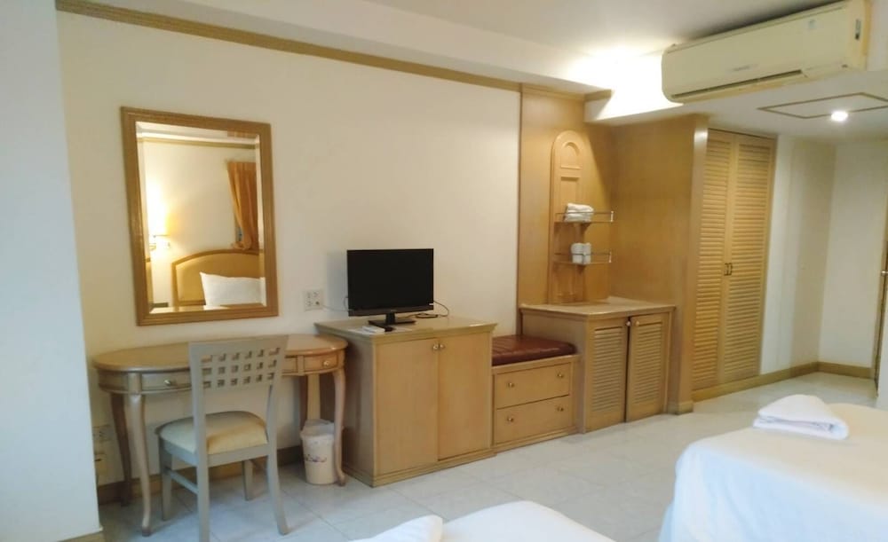 Deluxe Twin Room, 2 Twin Beds, Non Smoking photo 3