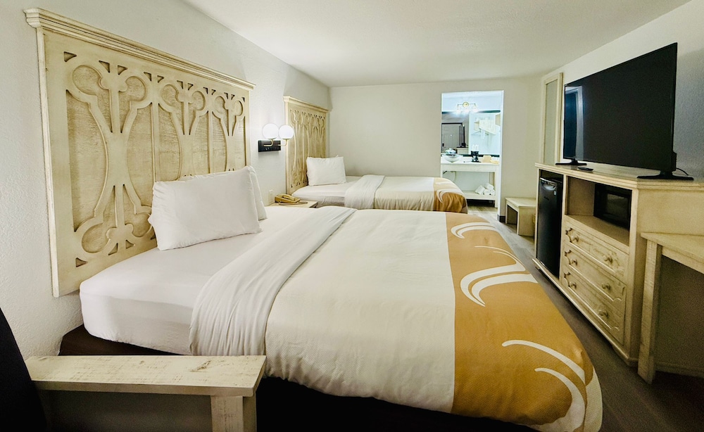 Comfort Room, 2 Queen Beds photo 1