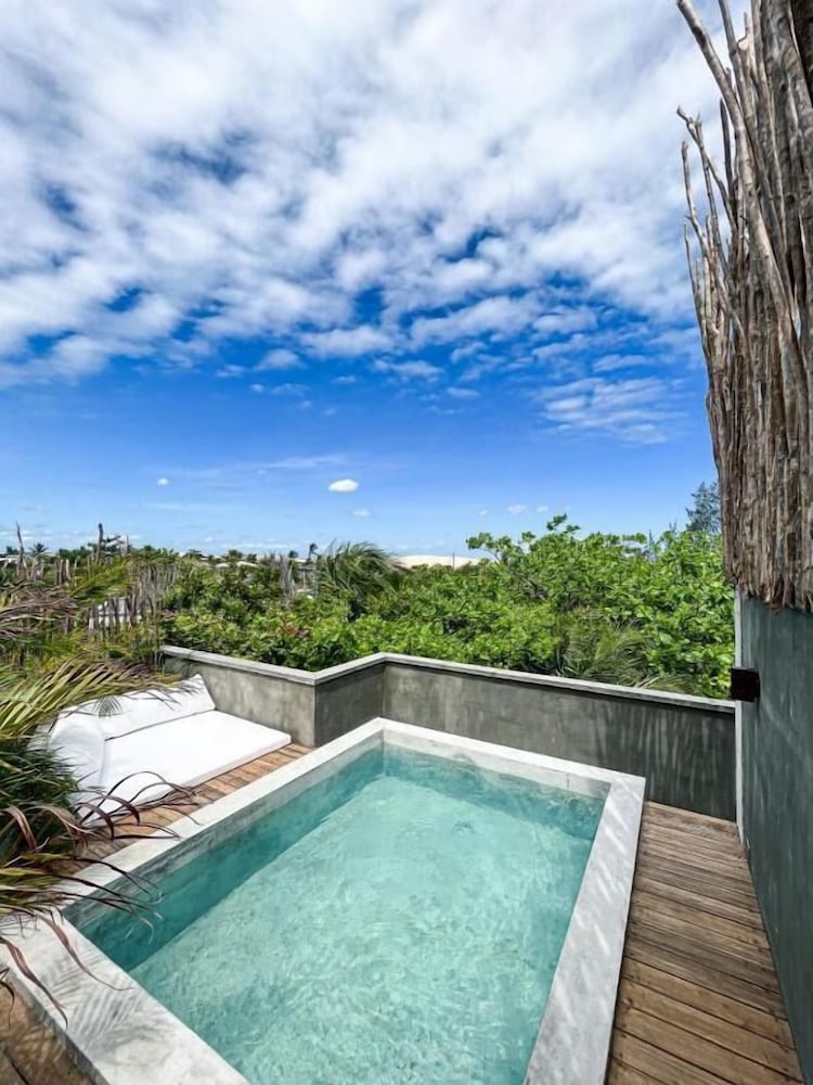 Suite, Private Pool (Rooftop Q10) photo 2