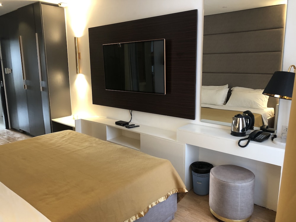Royal Suite photo 2