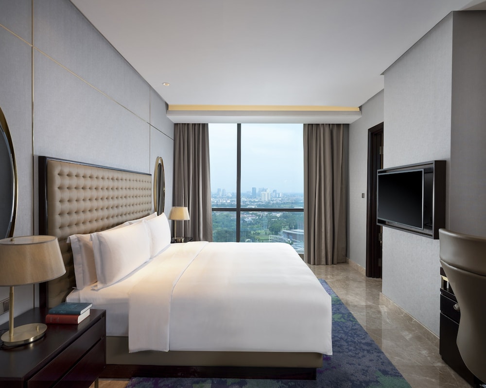 Room, Balcony, City View (Low Floor) photo 3