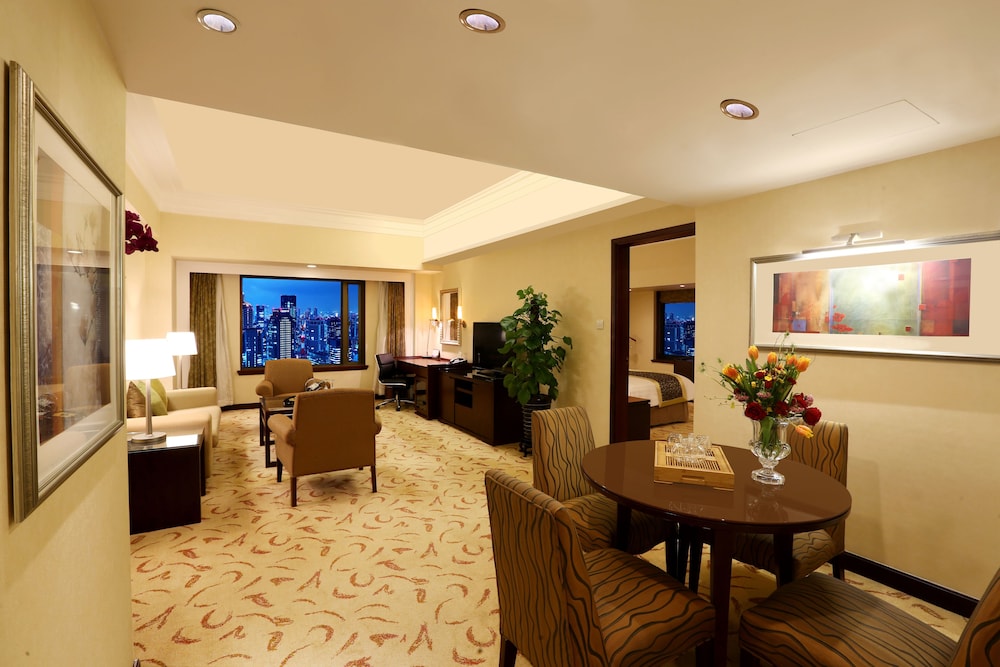 Executive Suite, 1 King Bed - Photo 1