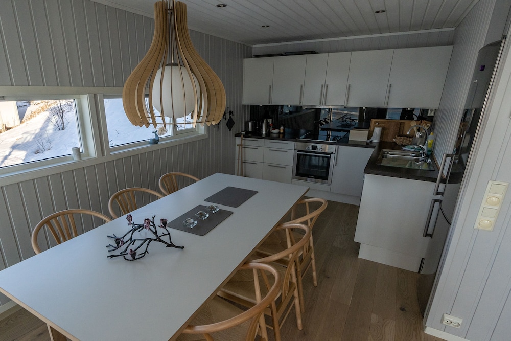 RORBU PREMIUM 3 BEDROOMS, SEA VIEW photo 3