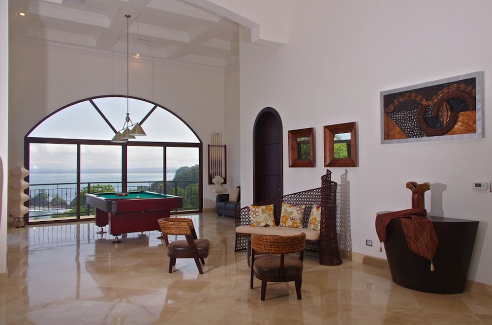 Luxury House, Ocean View photo 1