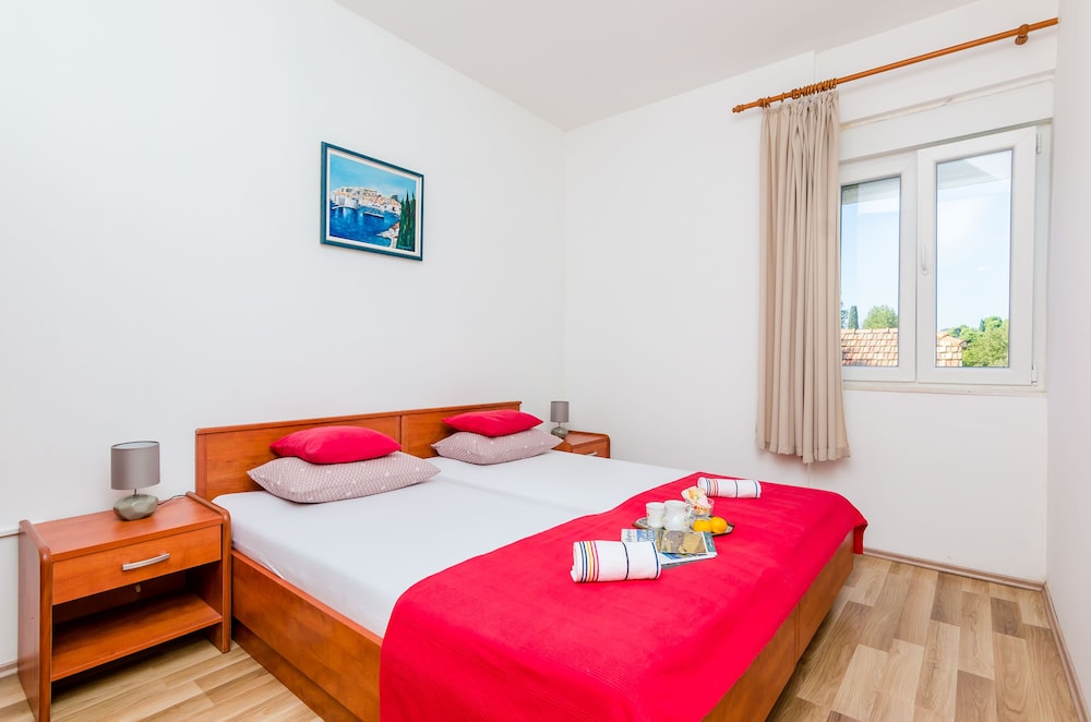 Apartment (One Bedroom Apartment With City View)