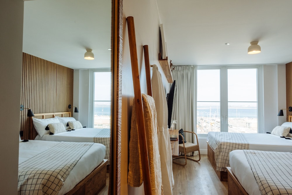 Deluxe Room, 2 Queen Beds, Terrace, Ocean View photo 2