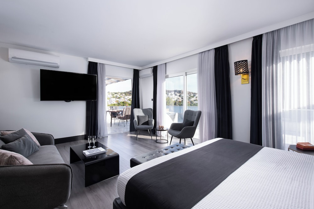 Executive Suite, Jetted Tub, Sea View