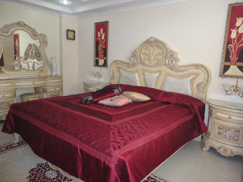 Honeymoon Apartment