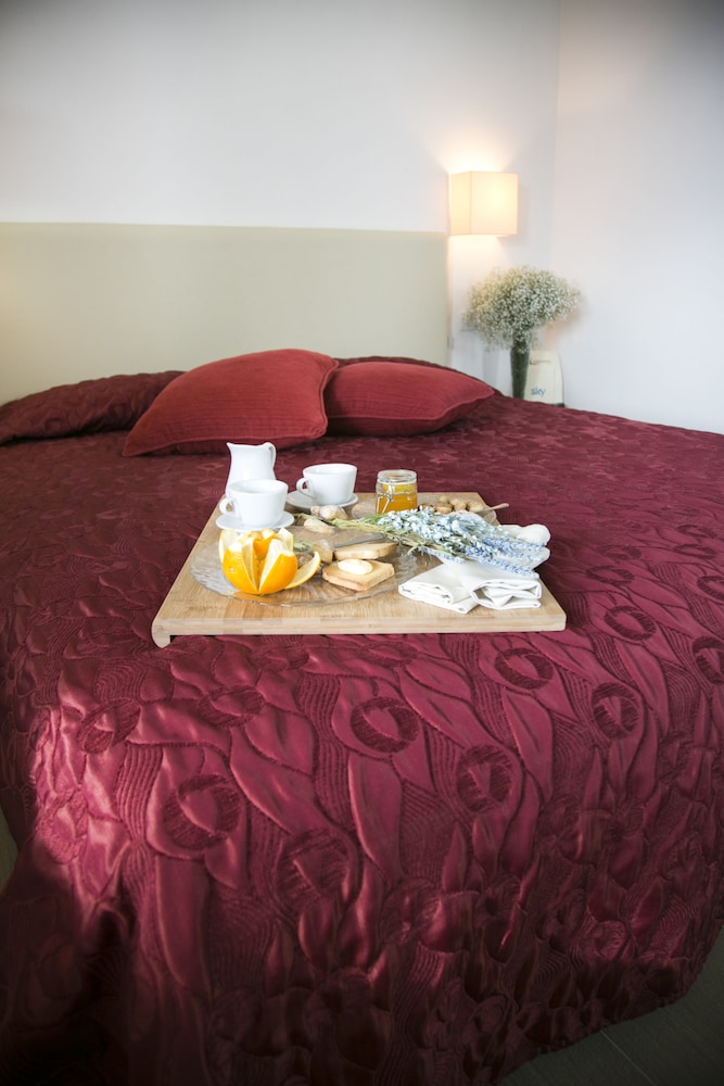 Double or Twin Room - Photo 3