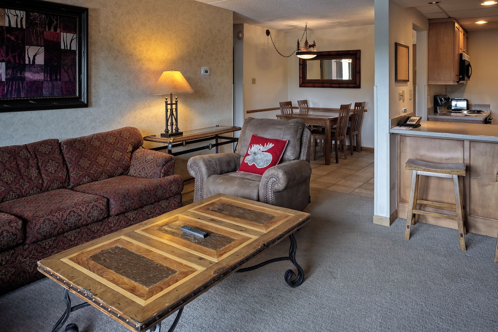 Suite, 1 Bedroom - Photo 15
