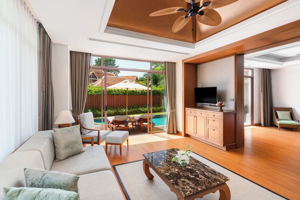 Grand Villa (Deluxe Pool) - Photo 4