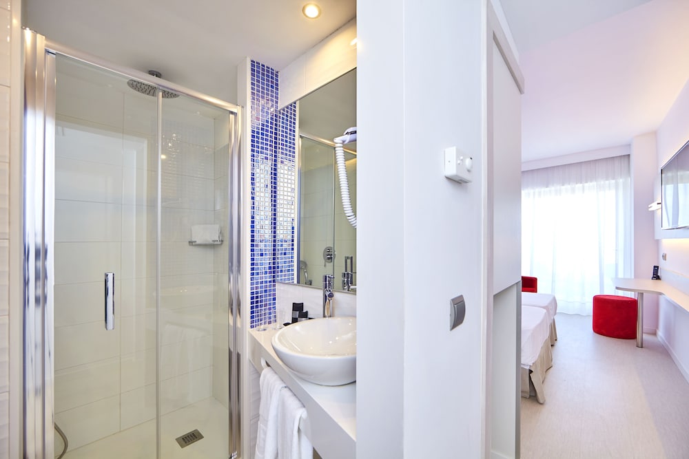 Double Room, Balcony - Photo 5