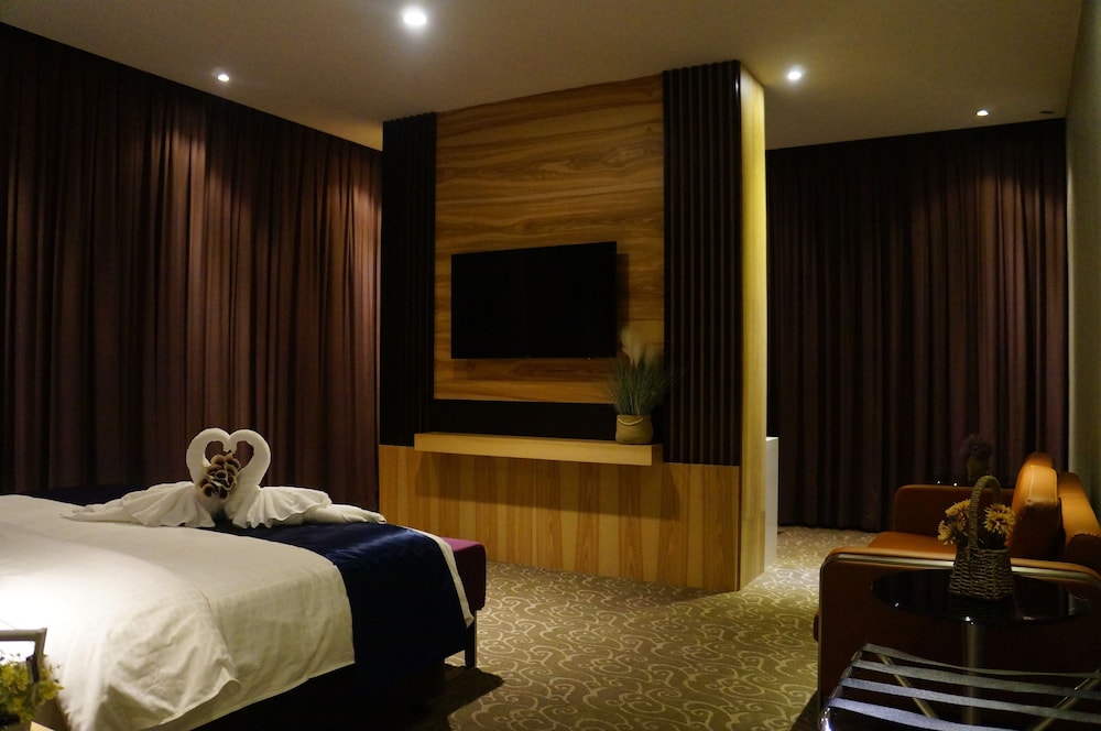 Greens Suites Room photo 3