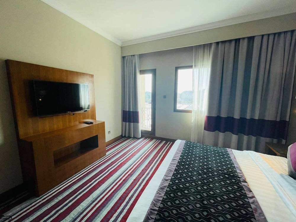 Deluxe Double or Twin Room - Photo 9