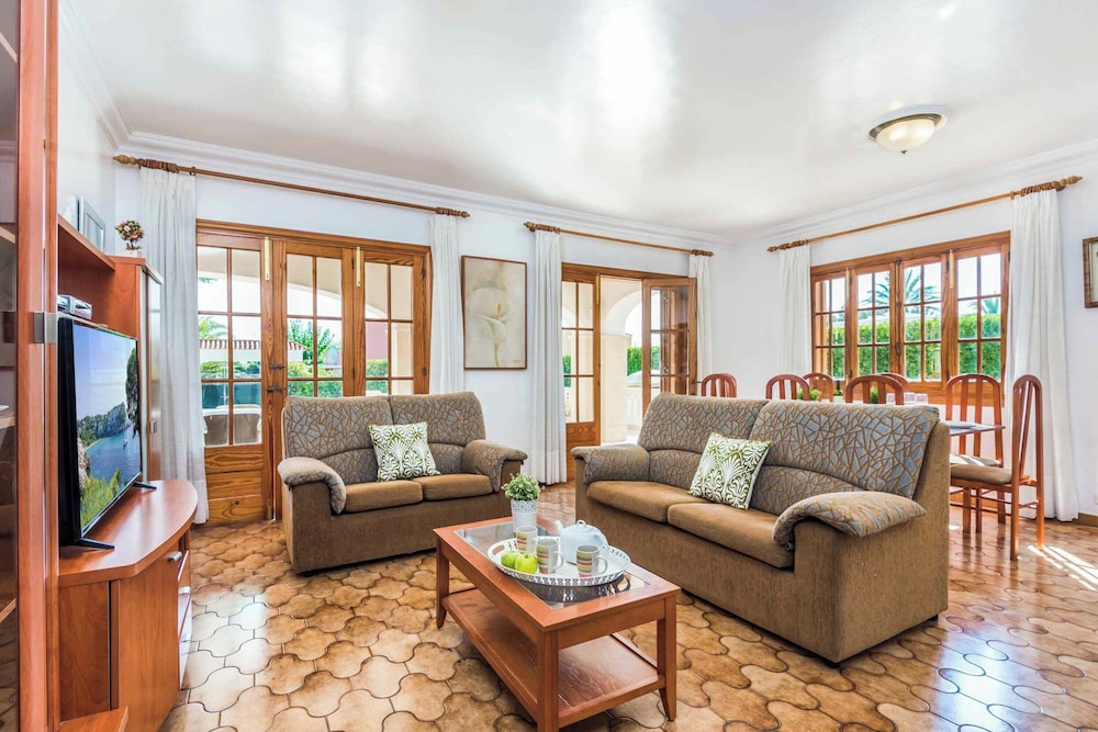 Villa (5 Bedrooms) photo 2