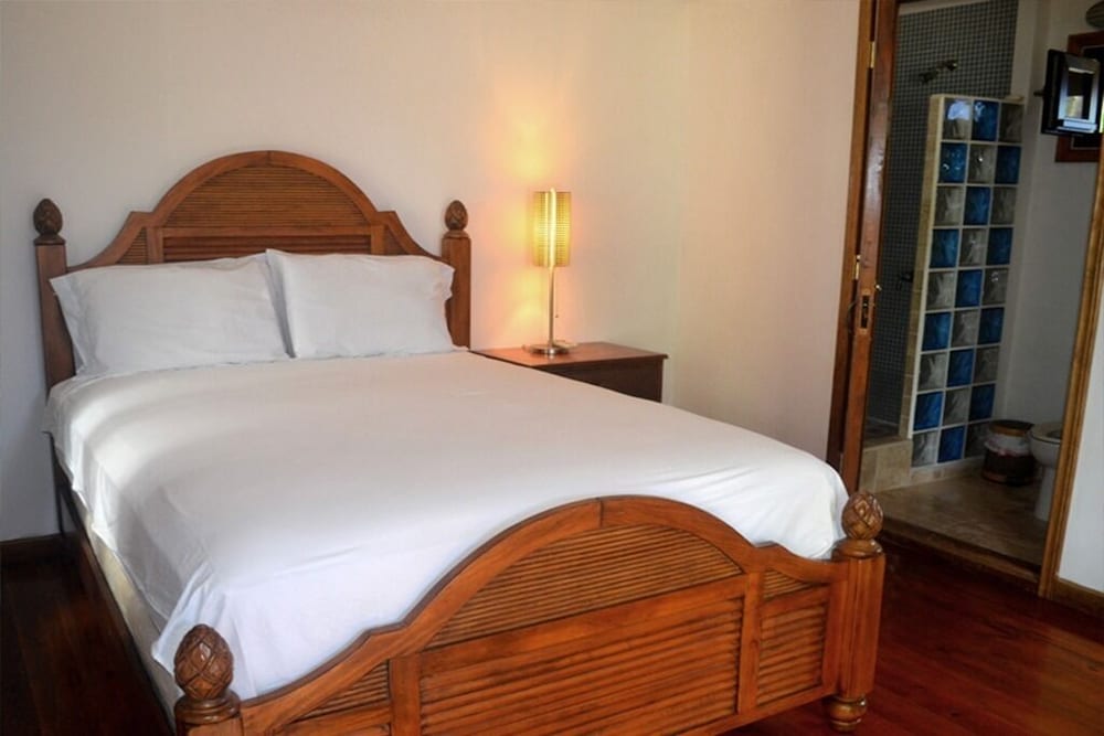 Basic Cabin, 2 Twin Beds, Ocean View, Beachfront photo 1