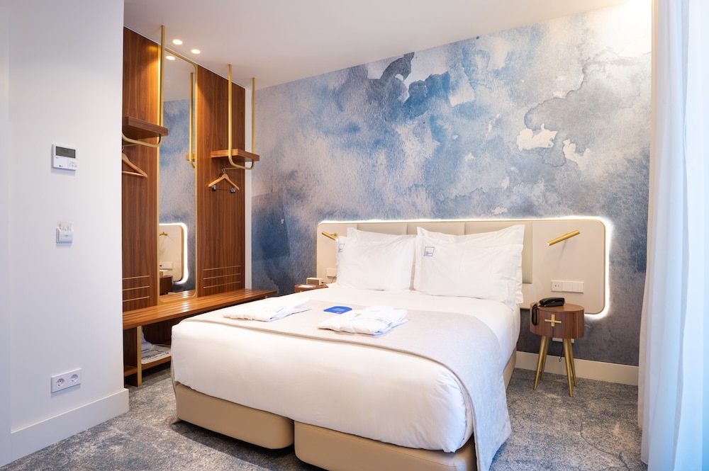 Classic Double or Twin Room, Courtyard View photo 2