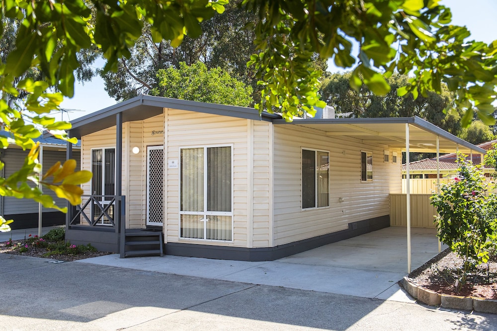 Deluxe House, 2 Bedrooms (Non Pet Friendly) photo 1