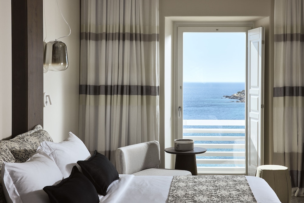 Sunset Deluxe Sea View Suite photo 2