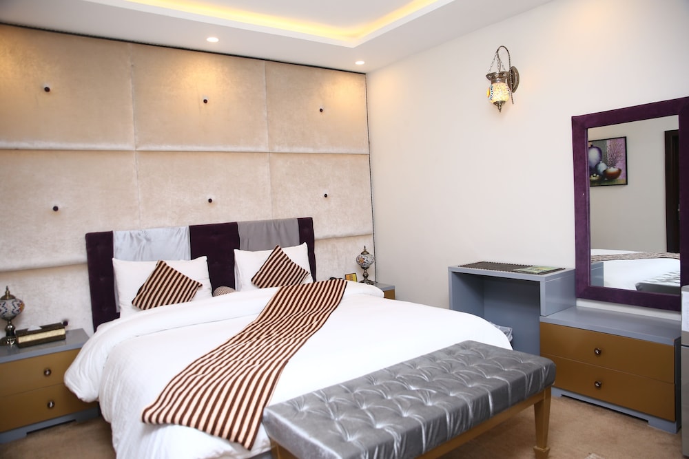 Standard Suite - Photo 6