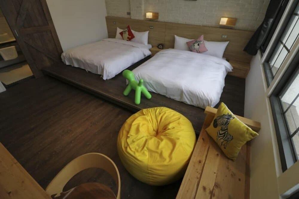 Family Quadruple Room photo 3