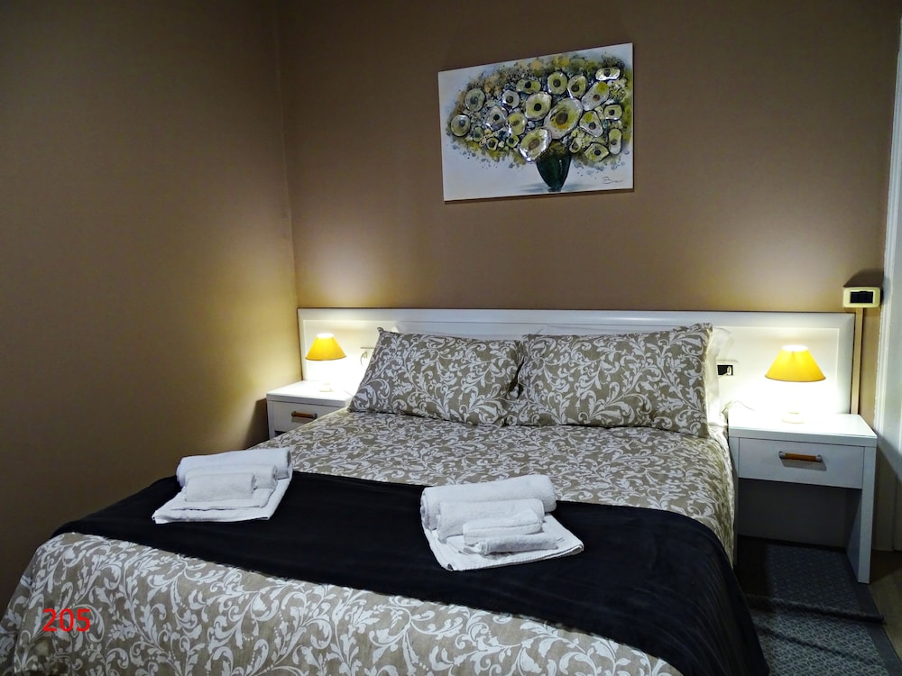Basic Double or Twin Room, Shared Bathroom