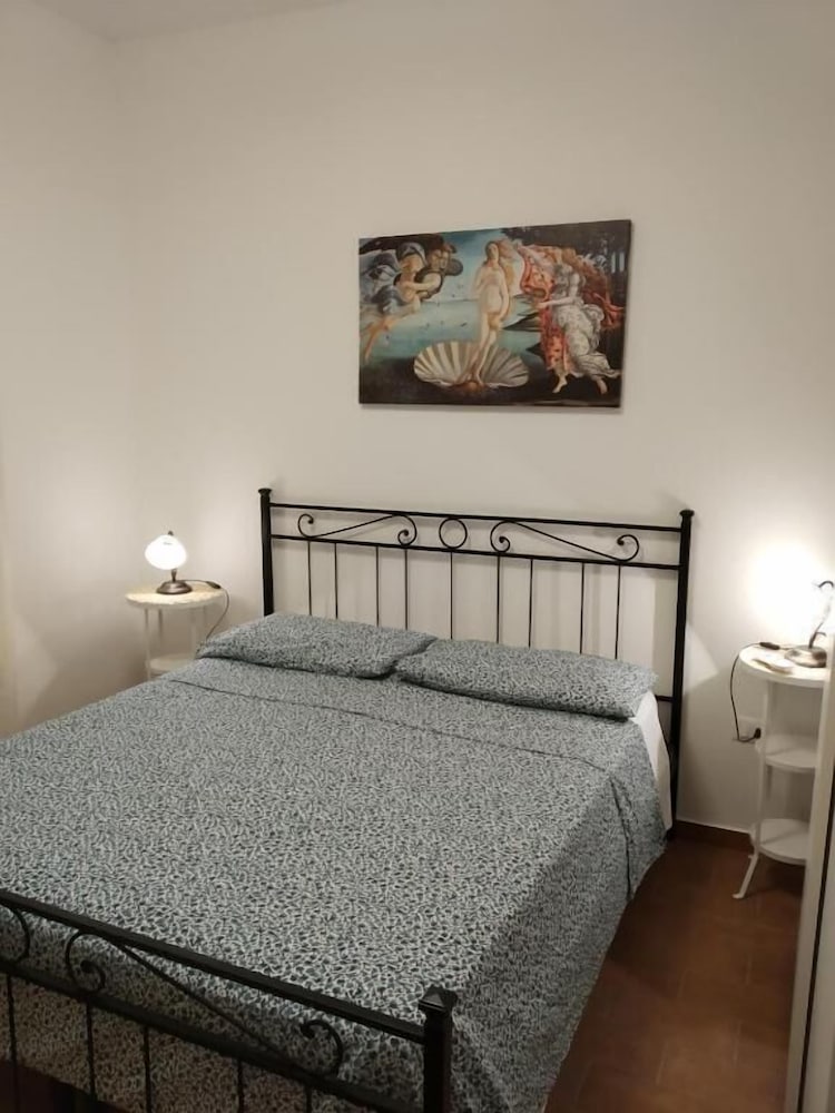 House, 1 Bedroom photo 2
