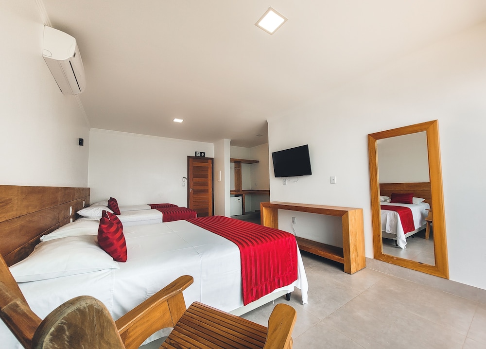 Deluxe Suite, 1 Bedroom, Partial Lake View, Ground Floor - Photo 3