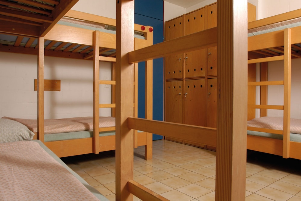 Shared Dormitory, Shared Bathroom (1 bed in 10 bed dorm) photo 2