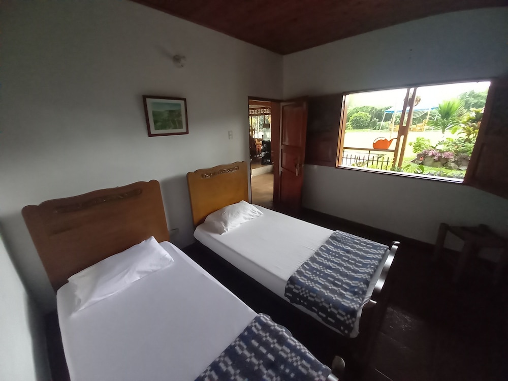Basic Double or Twin Room, Garden View