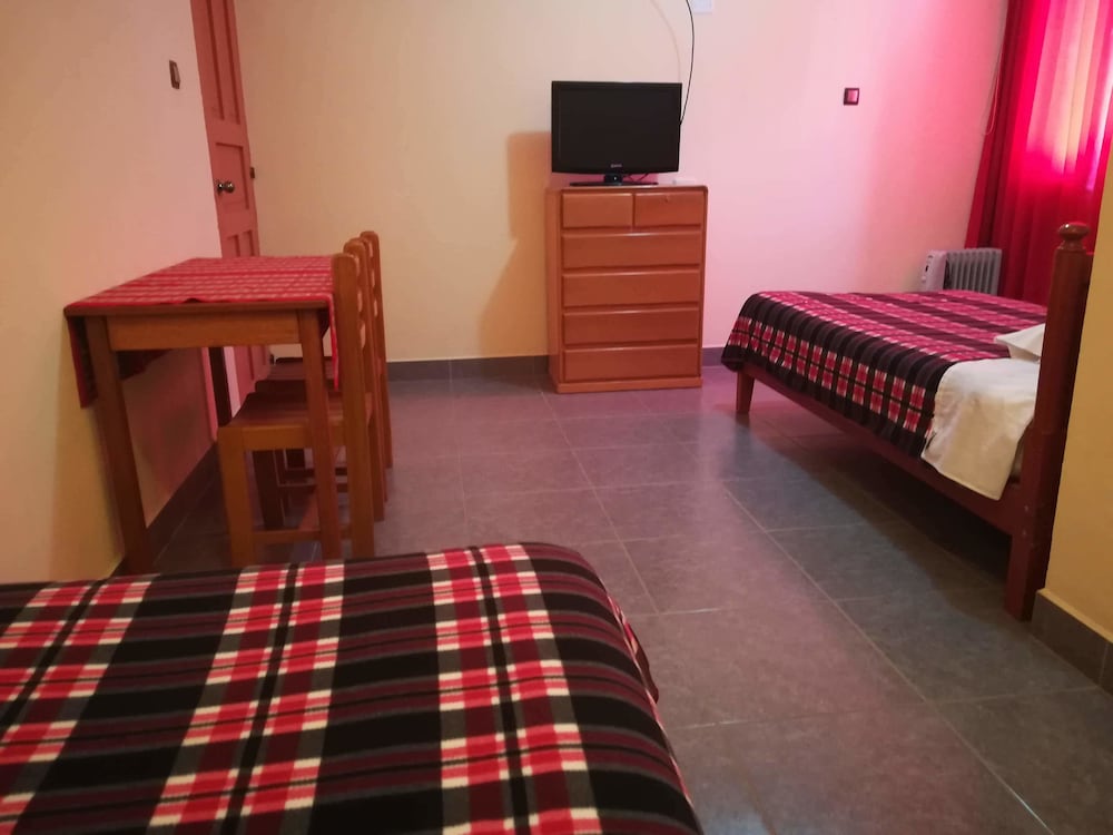 Deluxe Twin Room, 2 Twin Beds, Non Smoking, Private Bathroom photo 3