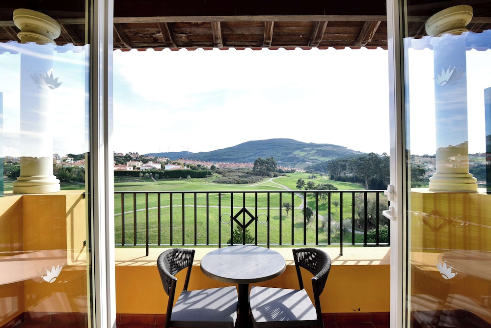 Premium Room, 1 King Bed, Golf View - Photo 3
