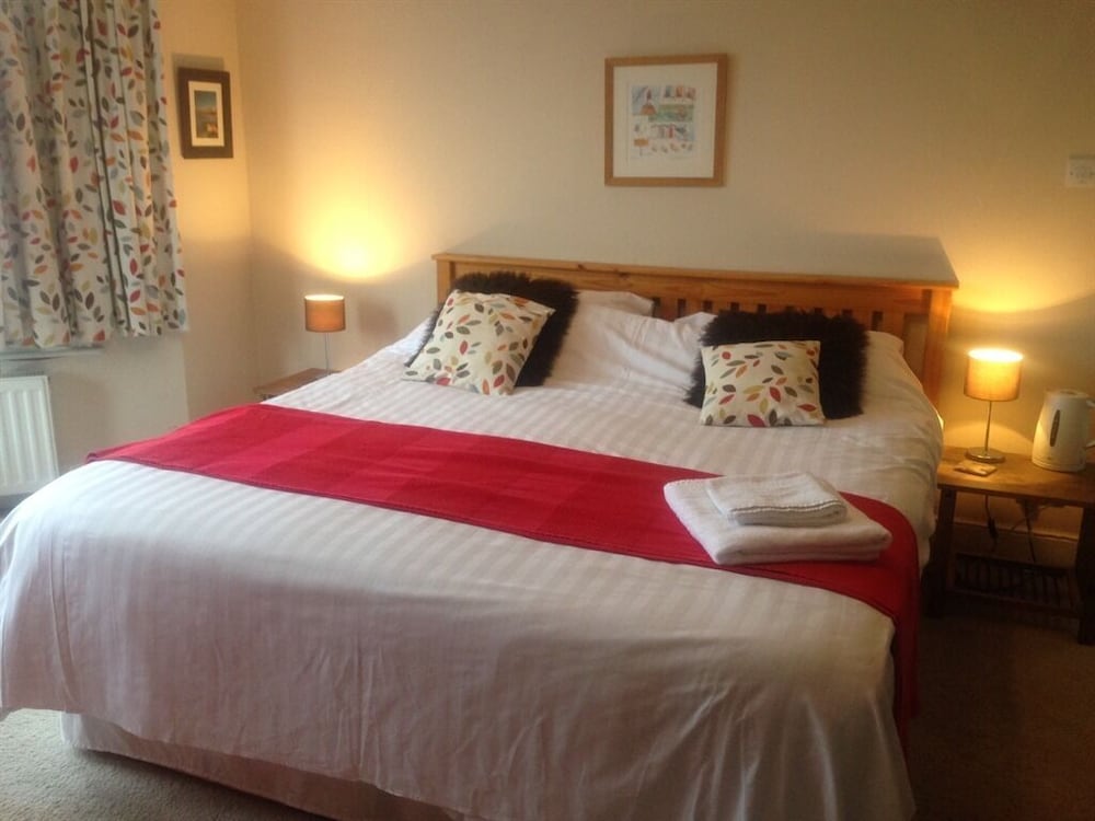 Suite, Ensuite photo 1