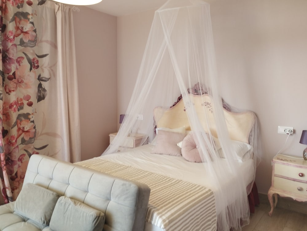 Elite Room, Mountain View
