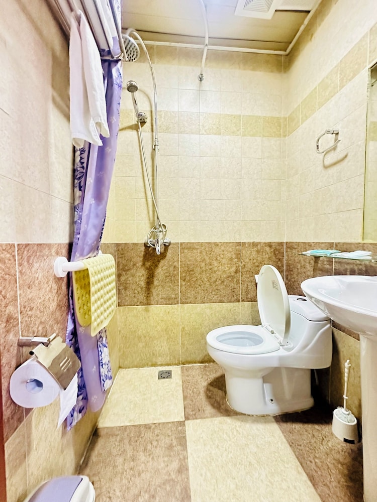 Classic Twin Room, City View - Photo 6