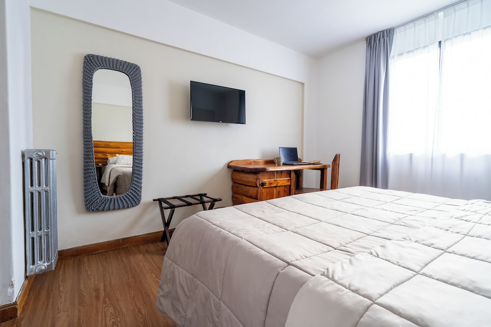 Superior Double Room, 1 Double or 2 Twin Beds, Lake View photo 3