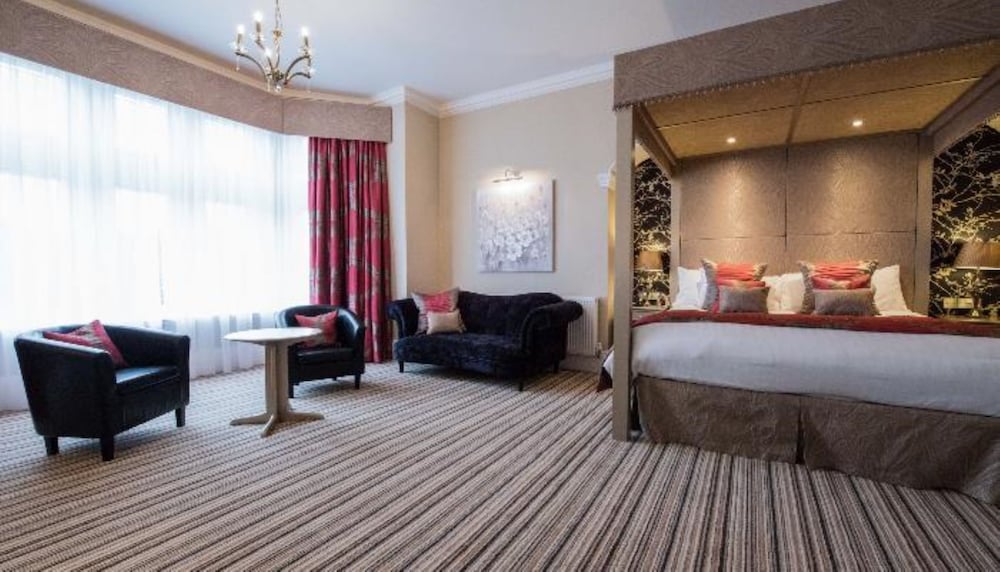 Deluxe Room, 1 King Bed, Non Smoking (Four Poster Bed, View) - Photo 3