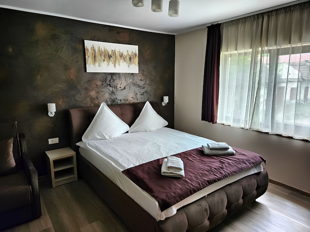 Room 1 photo 1
