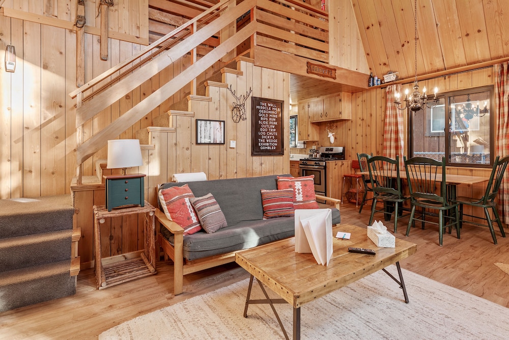 House, Multiple Beds, Patio, Mountain View