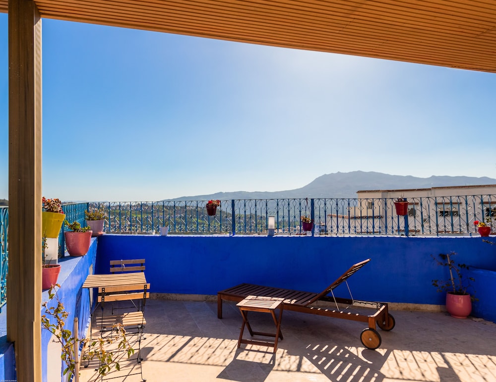 Junior Suite with balcony - Photo 11