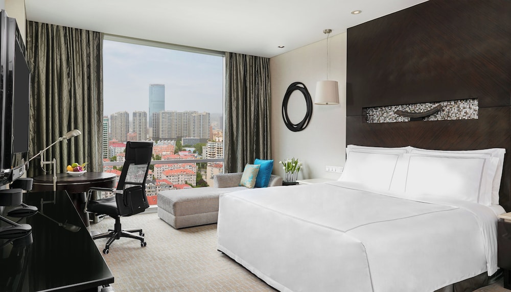 Classic Room, 1 King Bed, Ocean View photo 3