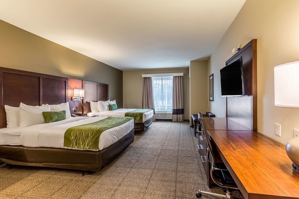 Suite, 2 Queen Beds, Accessible, Non Smoking photo 3