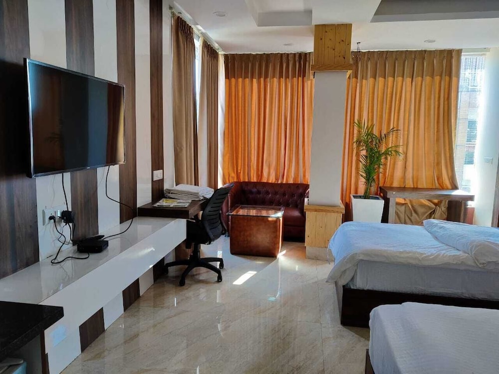Suite - Photo 4