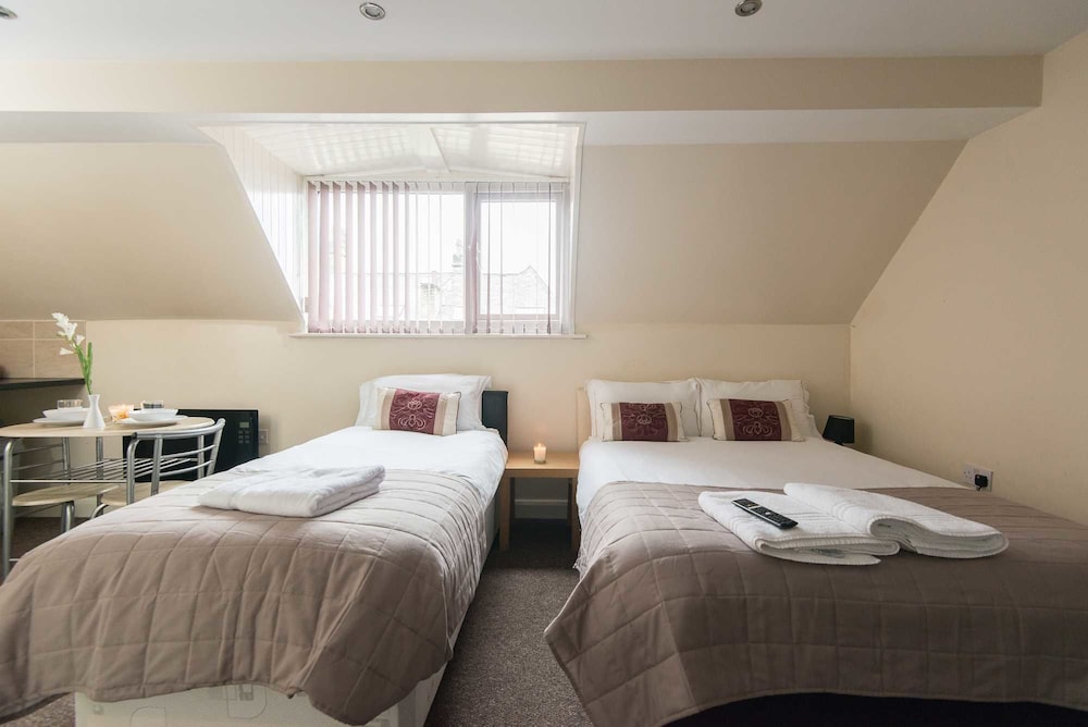 Deluxe Studio, Multiple Beds photo 2