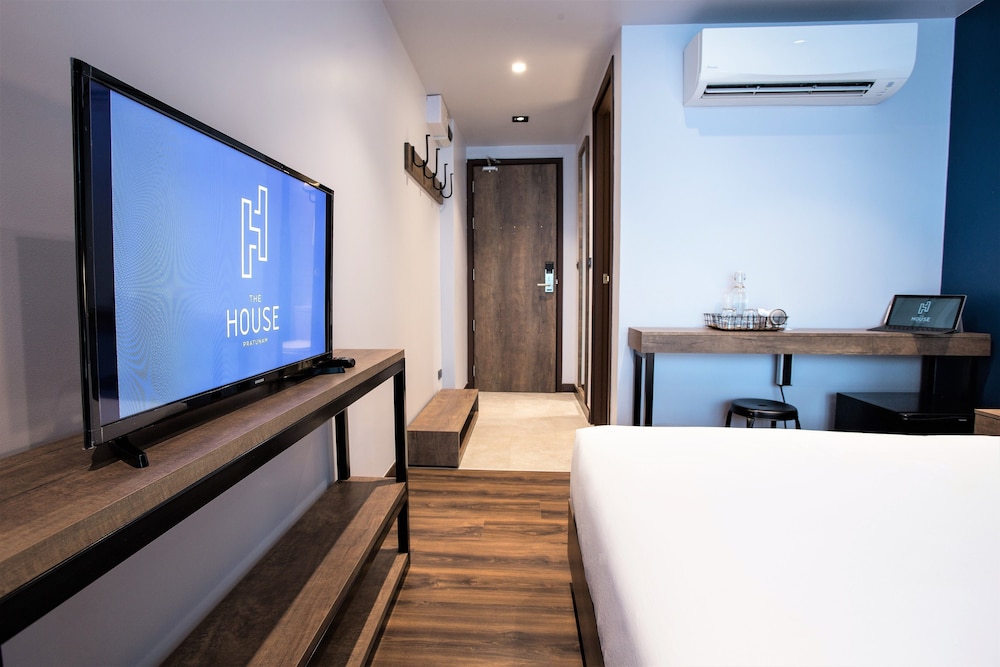 Superior Double Room thumbnail 5