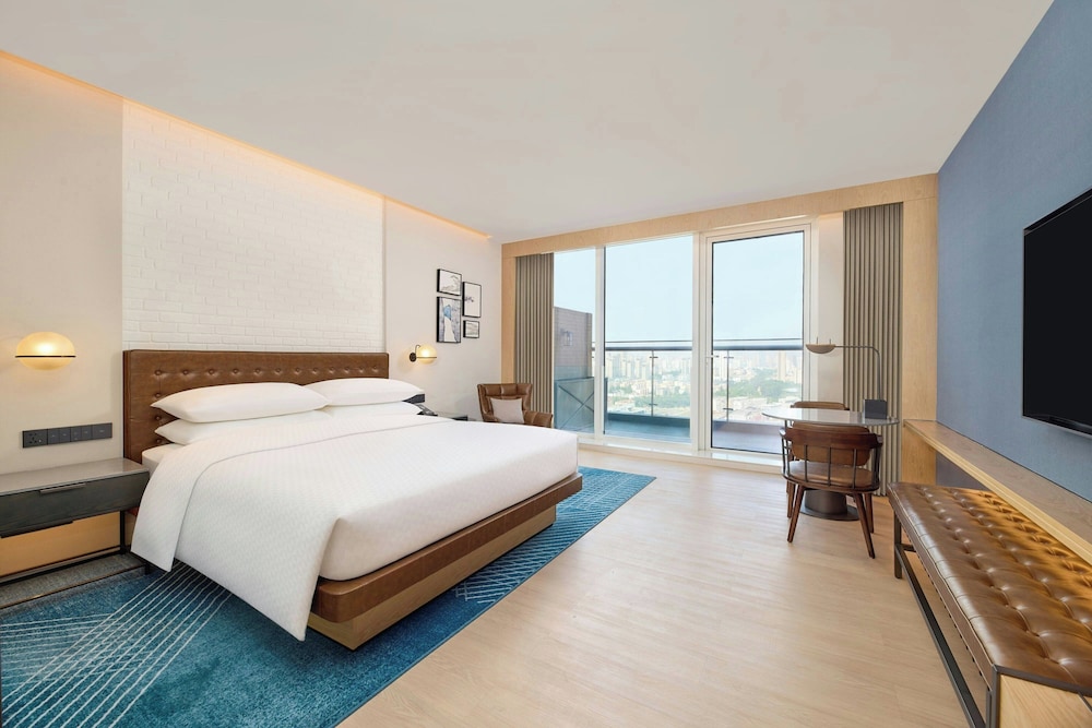 Room, 1 King Bed, City View
