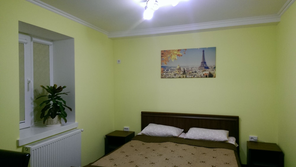 Economy Double Room, 1 Queen Bed (Room 1) photo 1